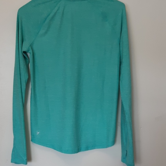 Old navy active top - Picture 2 of 2
